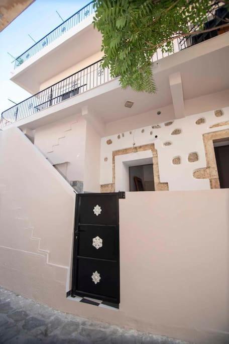 Ammoudara'S Apartments Rooftop Kalymnos Town Exterior photo